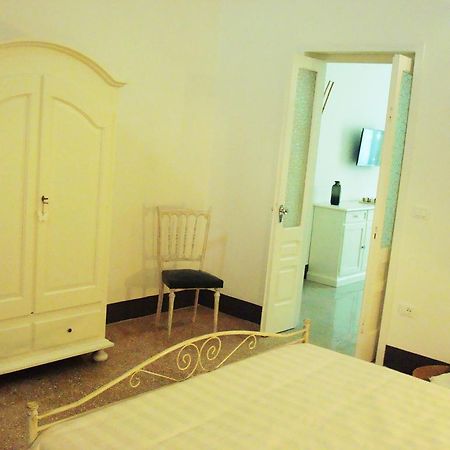 A Casa Di Vivi Hotell Martano Exteriör bild